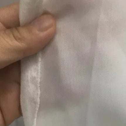 Weißer halbtransparenter Voile Vorhang