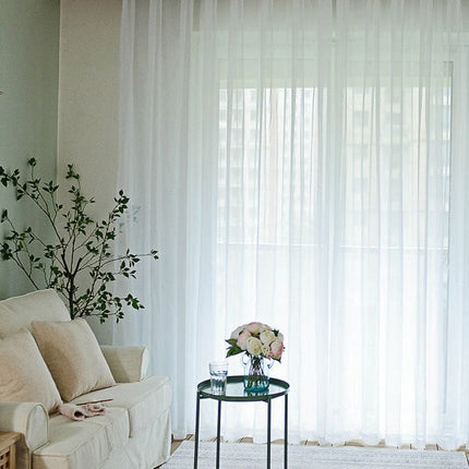 Weiße Gardine in Leinenoptik halbtransparent