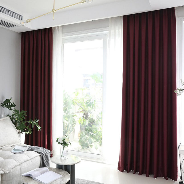 Eleganter Verdunkelungsvorhang in Weinrot