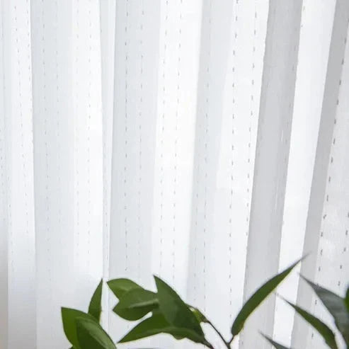 Voile-Gardine mit feiner Punkt-Stickerei