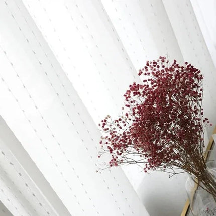 Voile-Gardine mit feiner Punkt-Stickerei