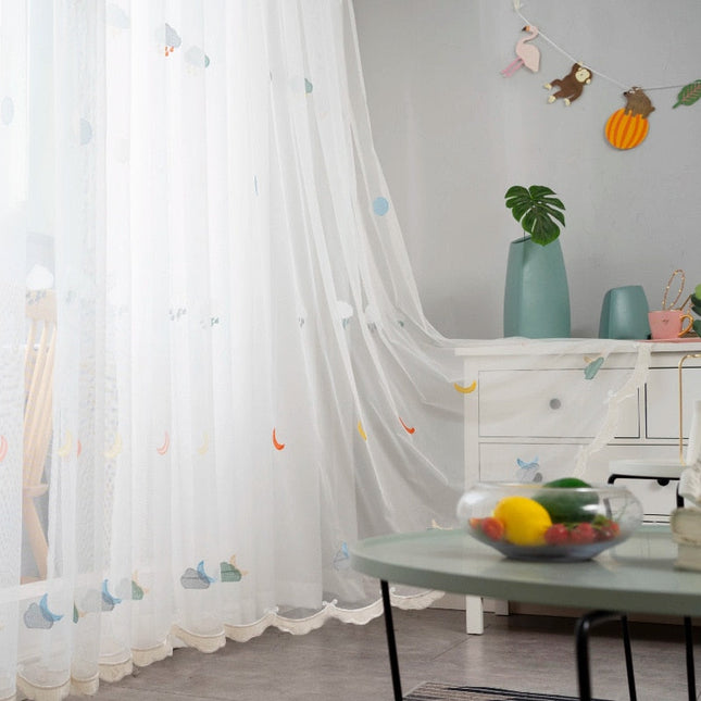 Kinderzimmer Voile-Vorhang mit bunter Stickerei