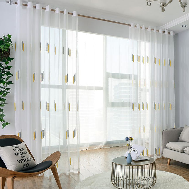 Moderne Gardine mit gesticktem Muster
