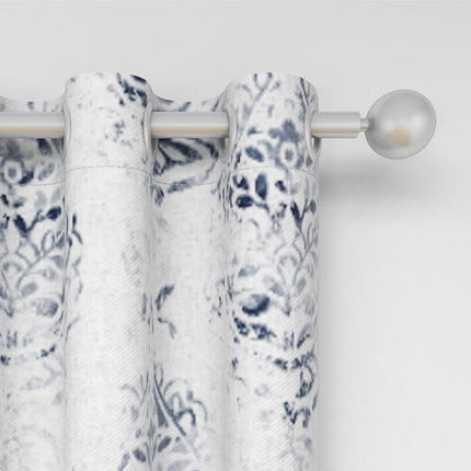 Eleganter Vorhang mit abstraktem Muster