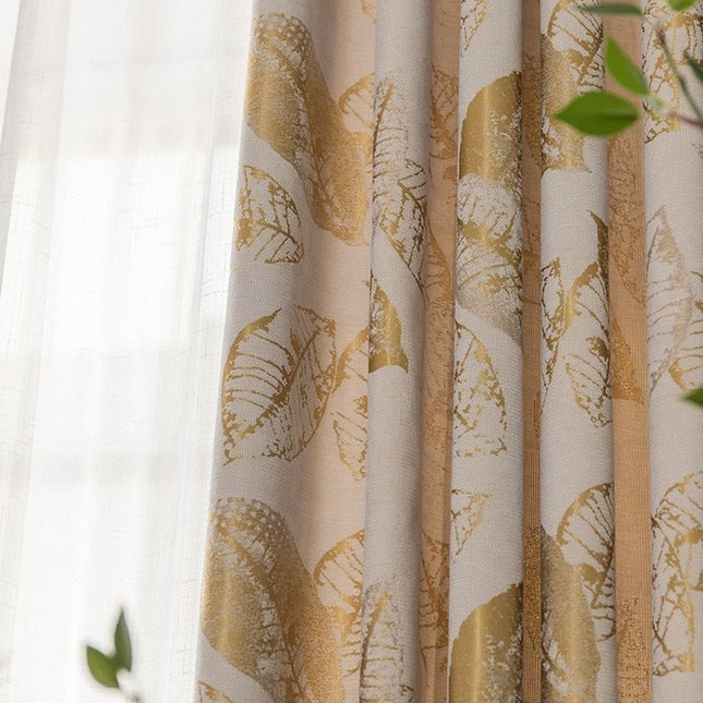 Moderner Dekovorhang mit goldenem Blättermotiv