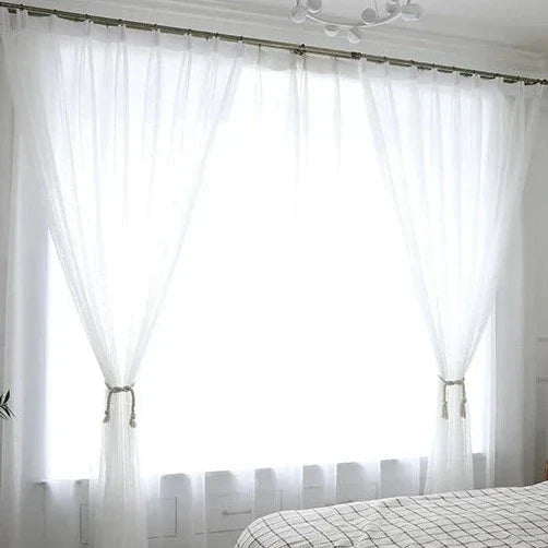 Voile-Gardine mit feiner Punkt-Stickerei