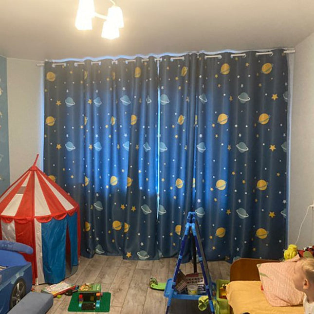 Verdunkelungsvorhang für Kinderzimmer mit Weltraum-Motiv