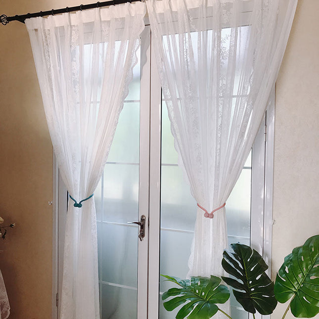 Romantische Voile-Gardine mit Blumen-Spitze