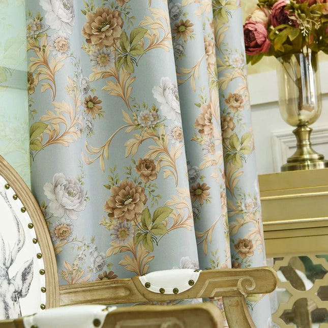 Geblümter Verdunkelungsvorhang Dina im Landhausstil