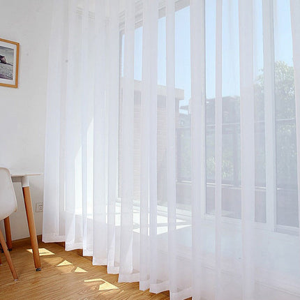 Transparente Gardine in schlichtem Design