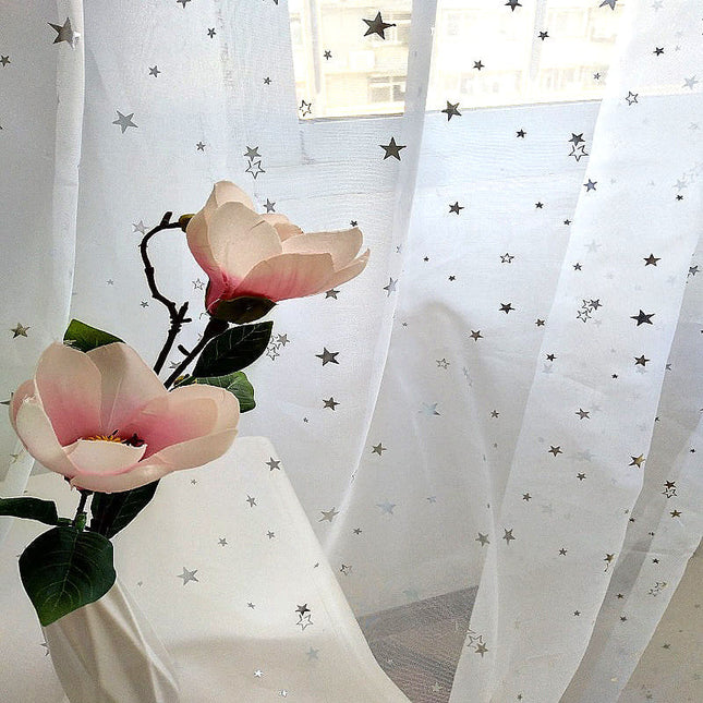 Gardine mit silbernen Sternen fürs Kinderzimmer